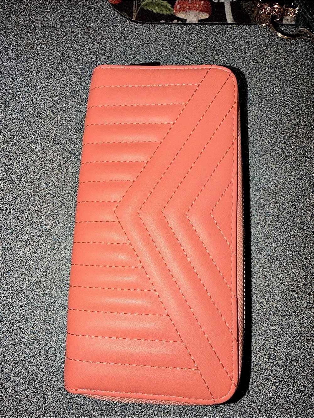 a new day Chevron Zip-Around Wallet in Pink Like New